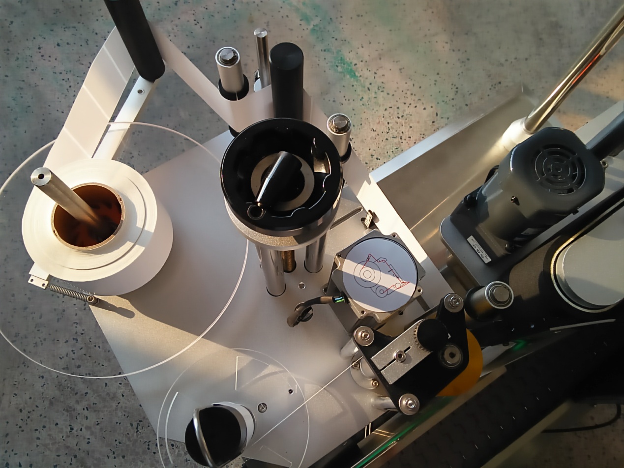 كحول مطهر الزجاجة ملء وتكوين آلة 10